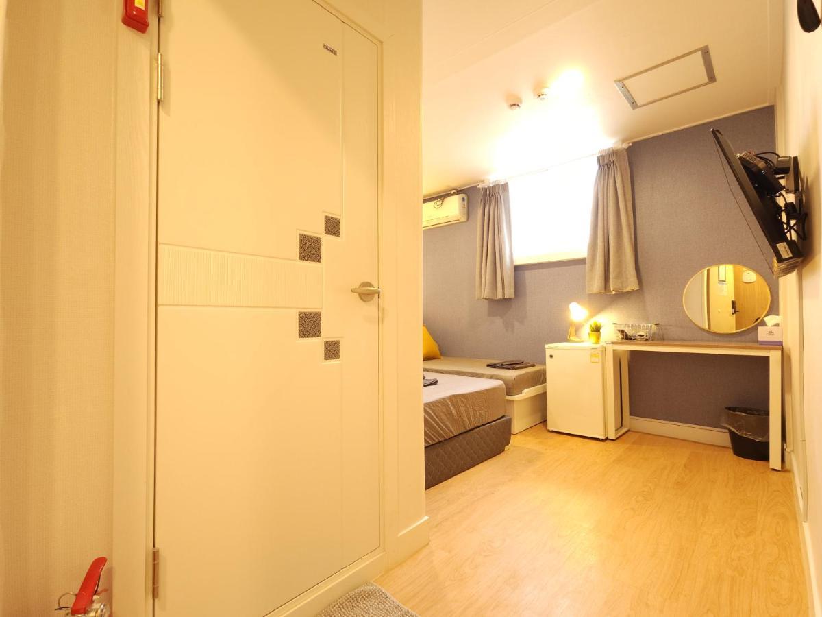 Oyo Myeongdong 5 Lodge Seoul Ngoại thất bức ảnh