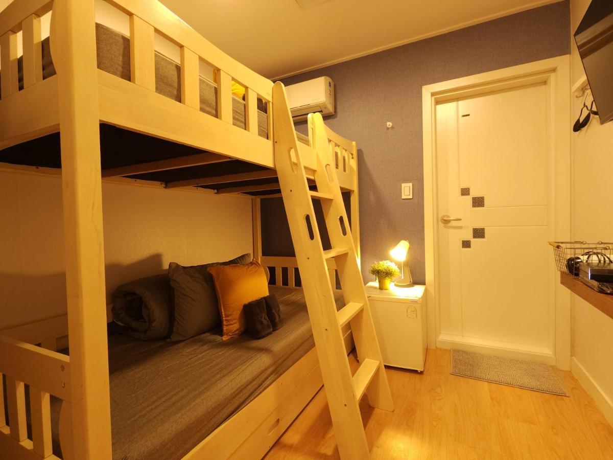 Oyo Myeongdong 5 Lodge Seoul Ngoại thất bức ảnh
